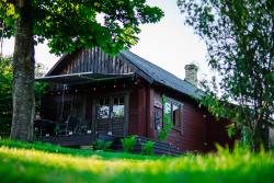 Starp debesīm un zemi